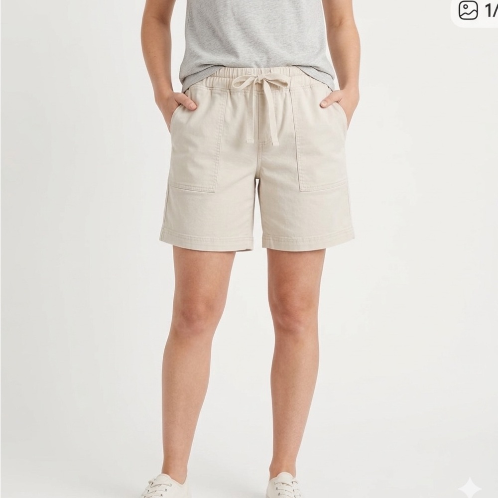 Roots Women's Cream Cargo Shorts